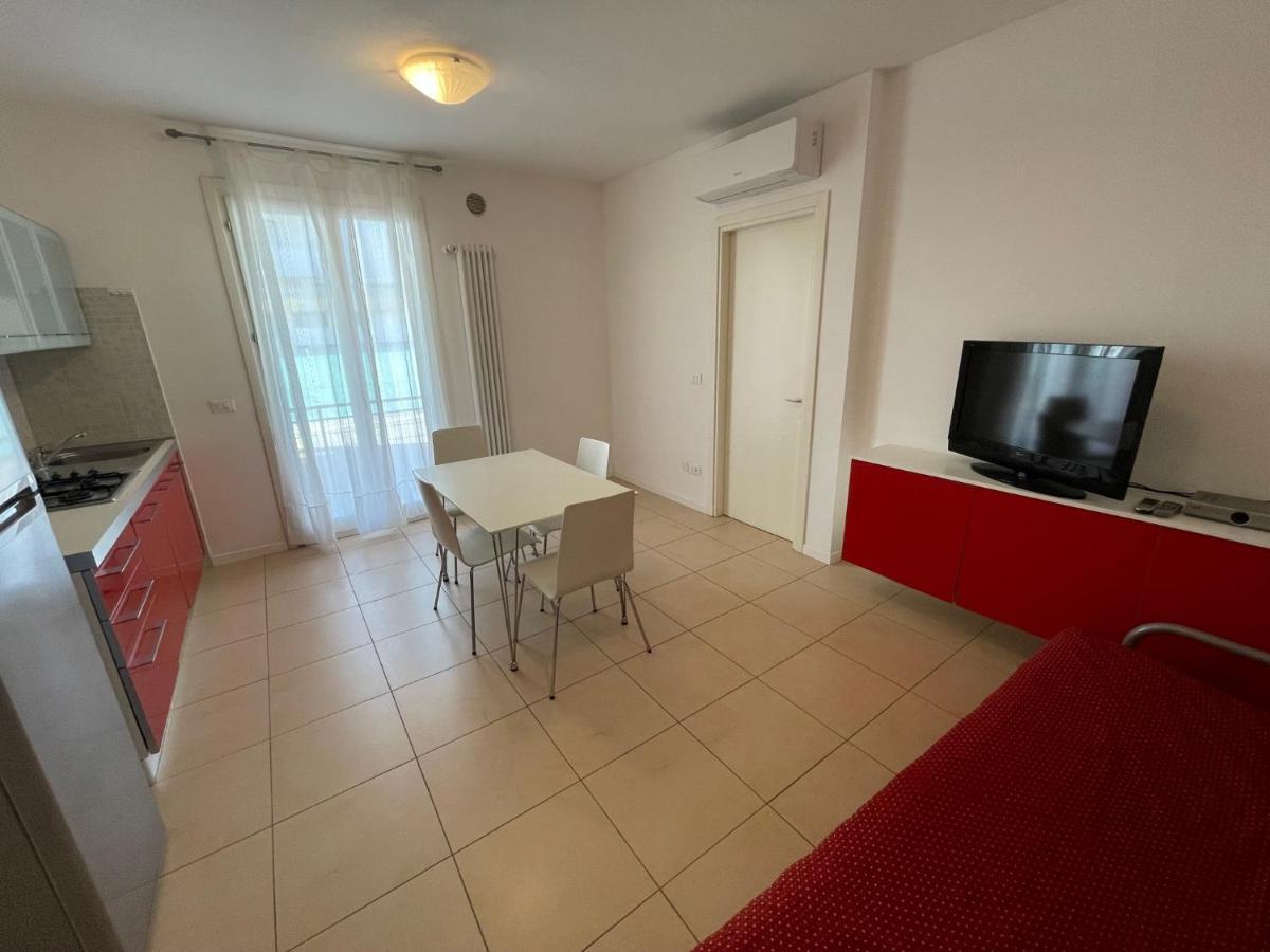 Residence Al Mare - Agenzia Cocal カオルレ エクステリア 写真